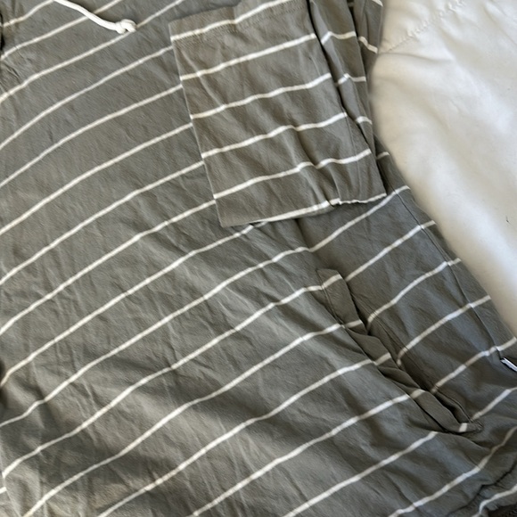 Nixon Men’s Hooded Long Sleeve, Size M - Picture 3 of 3